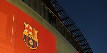 Lambang klub Barcelona. Foto: David Ramos/Getty Images