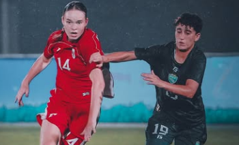 Timnas Putri Indonesia menderita kekalahan 0-2 dari Pakistan pada laga kedua Grup D Kualifikasi Piala Asia Wanita 2026, Rabu (2/7) malam WIB. (instagram/@timnasindonesia)