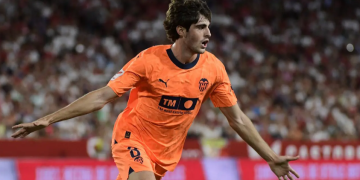 Pemain Valencia Javi Guerra. (CRISTINA QUICLER/AFP)