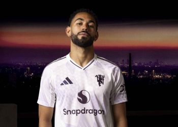 Jersey tandang Manchester United musim 2025/2026 (c) Offisial Manchester United/manutd.com