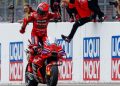 Marc Marquez melakukan Aura Farming saat menang MotoGP Jerman 2025. (Arsip Ducati Corse)