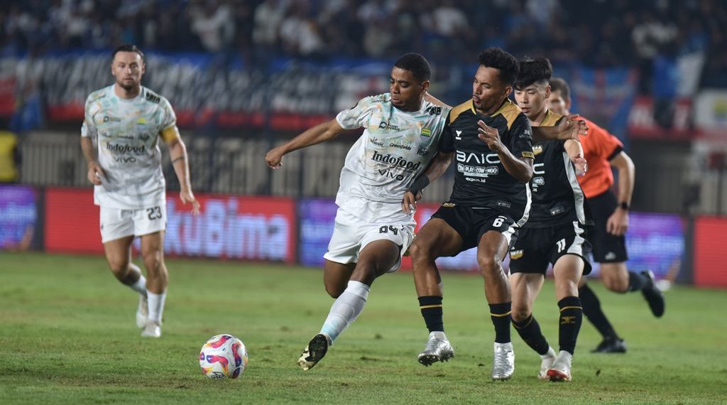 laga Persib Bandung vs Dewa United di Piala Presiden 2025. (Foto: Official Persib)