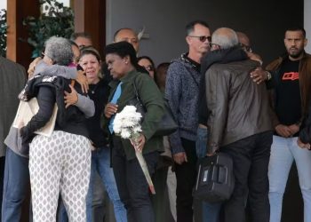 Suasana pemakaman Juliana Marins. Foto : Alexandre Cassiano/Agência O Globo