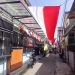 Warga Gang Suka Negla, Bandung, bentangkan bendera Merah Putih 150 meter di atas gang sempit untuk semarakkan HUT RI ke-80. (Uby/pasjabar)