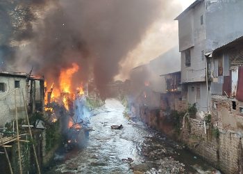 Bangunan Warga Terbakar