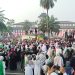 Ribuan warga gelar aksi Bela Palestina di Gedung Sate Bandung. Aksi ini serukan kebebasan Palestina, bukan hanya soal agama tapi kemanusiaan. (Uby/pasjabar)