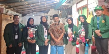 Setia Menjahit Boneka, Undang Sukarna Tetap Berkarya di Usia 60 Tahun