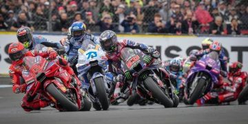 MARQUEZ PIMPIN BALAPAN - Marc Marquez memimpin balapan utama di MotoGP Prancis 2025 diikuti Fabio Quartararo dan lainnya di Sirkuit Le Mans, pada 11 Mei 2025. Jadwal MotoGP Hungaria 2025. (Foto: Laman MotoGP).