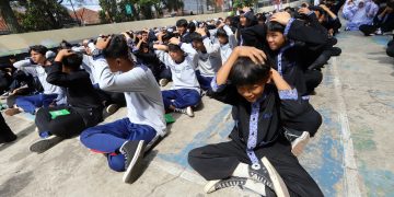 Simulasi Penanganan Gempa