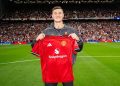Benjamin Sesko antusias menyongsong masa depan cerah di Manchester United. (Foto: Manchester United via Getty Imag/Ash Donelon)
