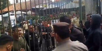 kericuhan antara oknum satpam bayaran dan karyawan Bandung zoo, Rabu (6/8/25). (Ist)