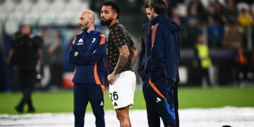 Pemain Juventus Douglas Luiz (AFP)