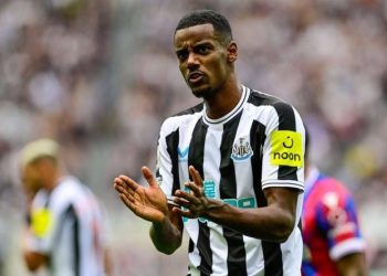 Penyerang Newcastle United, Alexander Isak, berniat untuk meninggalkan klub pada musim panas tahun ini.(TWITTER.COM/BARCAUNIVERSAL)