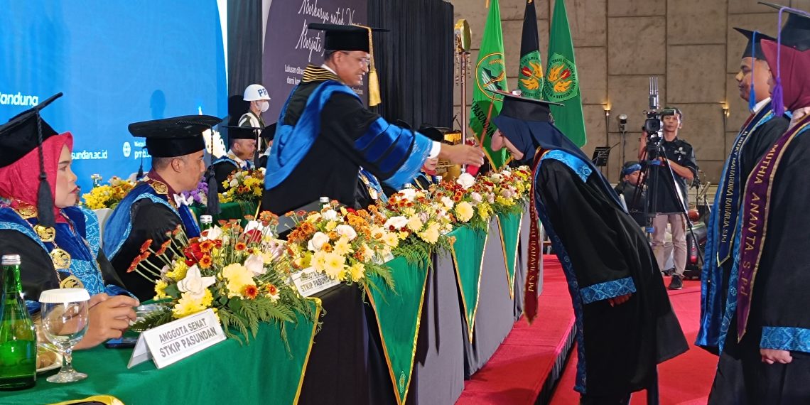 Wisuda STKIP Pasundan