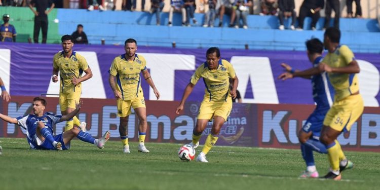 Persib Bandung vs PSIM Yogjakarta (Official Persib)
