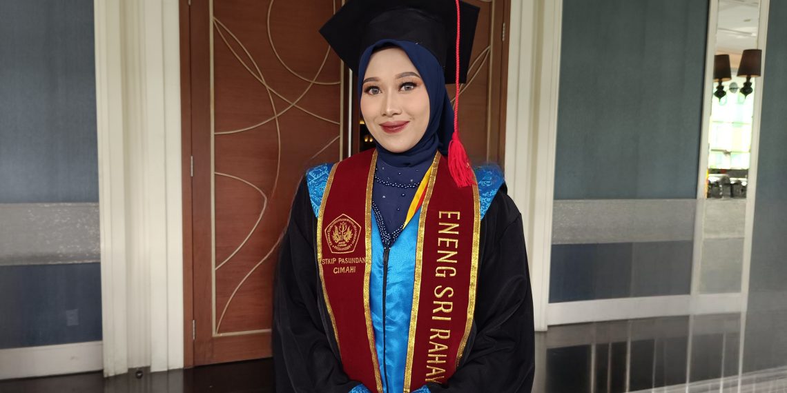 wisuda terbaik STKIP Pasundan