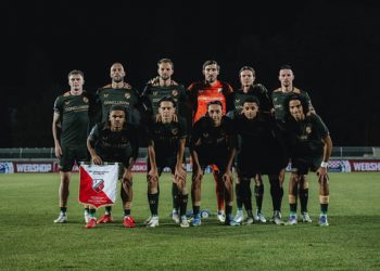Miliano Jonathans (ketiga dari kanan bawah) pilih Timnas Indonesia ketimbang Timnas Belanda U-21. (Foto: Instagram/@fc_utrecht)