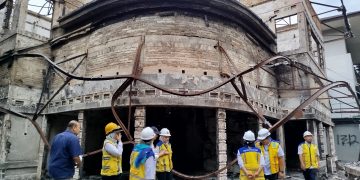 Kementerian PUPR sidak bangunan Mes MPR RI di Bandung yang luluh lantak dibakar massa. Rehabilitasi cagar budaya ini rencananya menelan biaya Rp12 miliar mulai 2026. (Uby/pasjabar)