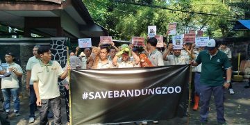 Karyawan Kebun Binatang Bandung