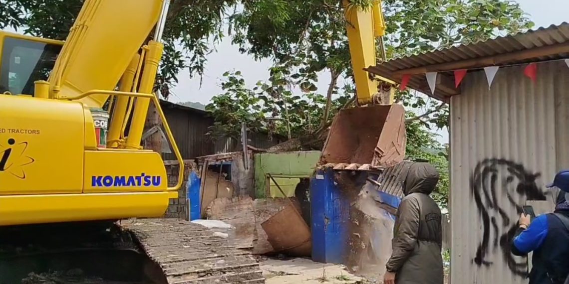 Bangunan Liar Situ Ciburuy