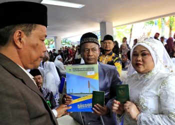 FOTO Nikah Massal Bandung di Depan Mal Pelayanan Publik