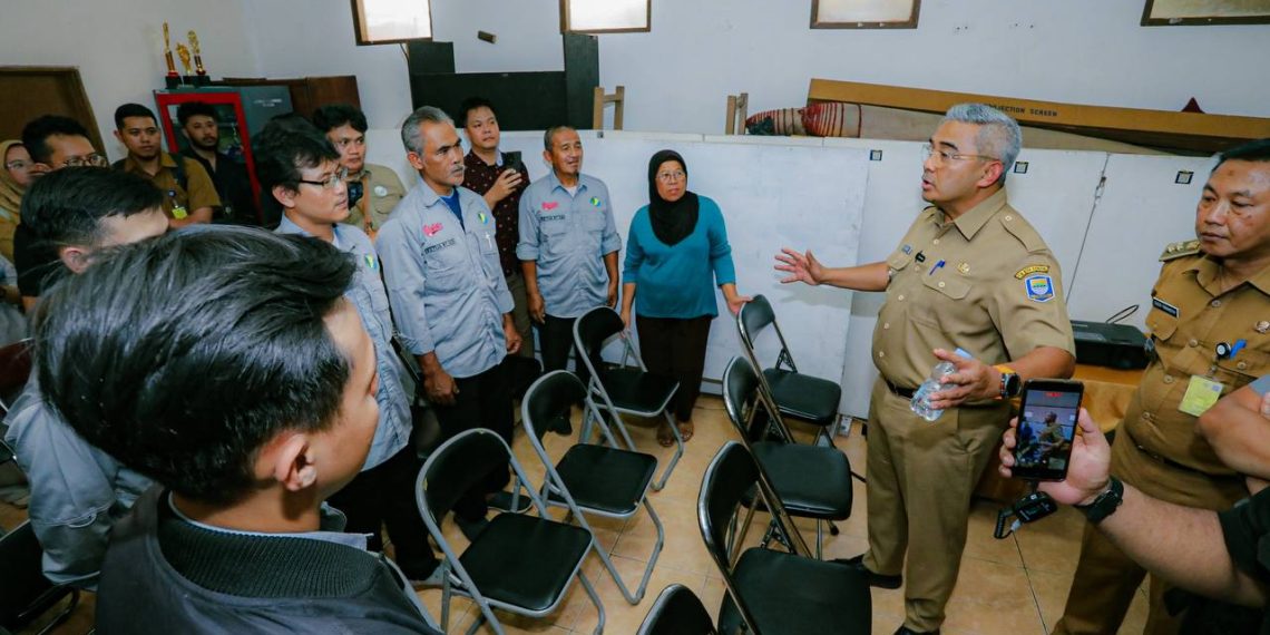 Wali Kota Bandung Farhan Jalankan Program Siskamling Siaga Bencana
