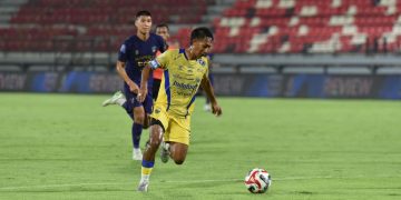 Beckham Putra di laga Persita vs Persib di Stadion Kapten I Wayan Dipta, Sabtu (27/9/2025). (Foto: Official Persib)