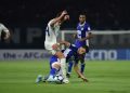 Persib Bandung gagal menang di laga perdana ACL 2. Gol Saddil Ramdani disamakan Lion City Sailors lewat gol menit 90+2. Skor akhir 1-1. (Foto: Official Persib)
