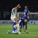 Persib Bandung gagal menang di laga perdana ACL 2. Gol Saddil Ramdani disamakan Lion City Sailors lewat gol menit 90+2. Skor akhir 1-1. (Foto: Official Persib)