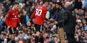 Ruben Amorim menantang manajemen MU memecat dirinya. (REUTERS/Phil Noble)