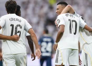 Real Madrid meraih kemenangan 2-0 atas Espanyol pada laga pekan kelima La Liga di Santiago Bernabeu, Sabtu (20/9/2025) malam WIB. Satu di antara gol Madrid dicetak Kylian Mbappe. (AP Photo/Manu Fernandez)