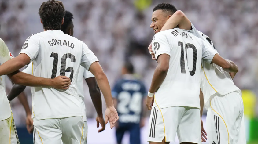 Real Madrid meraih kemenangan 2-0 atas Espanyol pada laga pekan kelima La Liga di Santiago Bernabeu, Sabtu (20/9/2025) malam WIB. Satu di antara gol Madrid dicetak Kylian Mbappe. (AP Photo/Manu Fernandez)