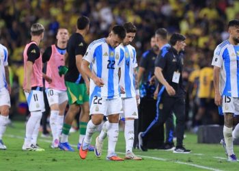 Argentina kalah 0-1 dari Ekuador di laga terakhir Kualifikasi Piala Dunia 2026 Zona Conmebol. (Foto: Franklin Jacome/Getty Images)