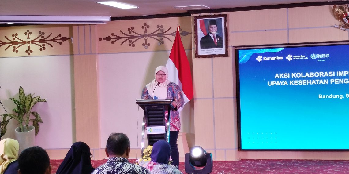 Lebih dari 55 juta anak Indonesia mengalami gangguan penglihatan akibat kelainan refraksi. Kemenkes luncurkan Peta Jalan Kesehatan Penglihatan 2025–2030 untuk cegah kebutaan dan perluas layanan Vision Center di seluruh Indonesia. (Uby)