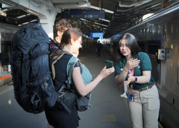 KAI Daop 2 Bandung mencatat 59.125 wisatawan mancanegara gunakan layanan kereta api sepanjang 2025. Bandung jadi destinasi favorit turis asing di Jawa Barat. (Uby/pasjabar)