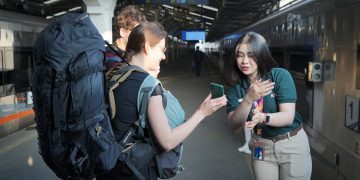 KAI Daop 2 Bandung mencatat 59.125 wisatawan mancanegara gunakan layanan kereta api sepanjang 2025. Bandung jadi destinasi favorit turis asing di Jawa Barat. (Uby/pasjabar)