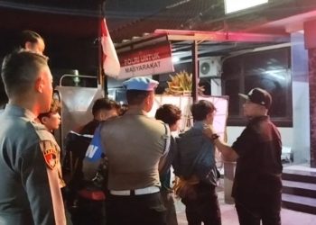 Keributan antara penagih utang dan warga di Cikalong Wetan, Bandung Barat, berakhir tragis. Seorang warga tewas dan lima pelaku telah diamankan polisi. (Uby/pasjabar)