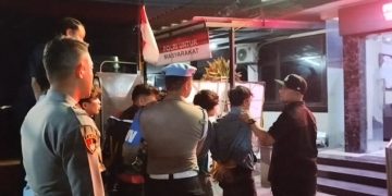 Keributan antara penagih utang dan warga di Cikalong Wetan, Bandung Barat, berakhir tragis. Seorang warga tewas dan lima pelaku telah diamankan polisi. (Uby/pasjabar)