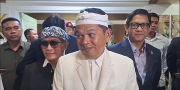 Gubernur Jawa Barat Dedi Mulyadi menghormati proses hukum pemeriksaan Wakil Wali Kota Bandung oleh Kejari. Ia minta semua pihak kooperatif dan Pemkot fokus pada pelayanan publik serta penanganan infrastruktur. (Uby/pasjabar)