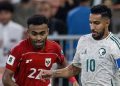 Pemain Timnas Indonesia Yakob Sayuri (kiri) saat hadapi Arab Saudi Sumber : Instagram @saudint