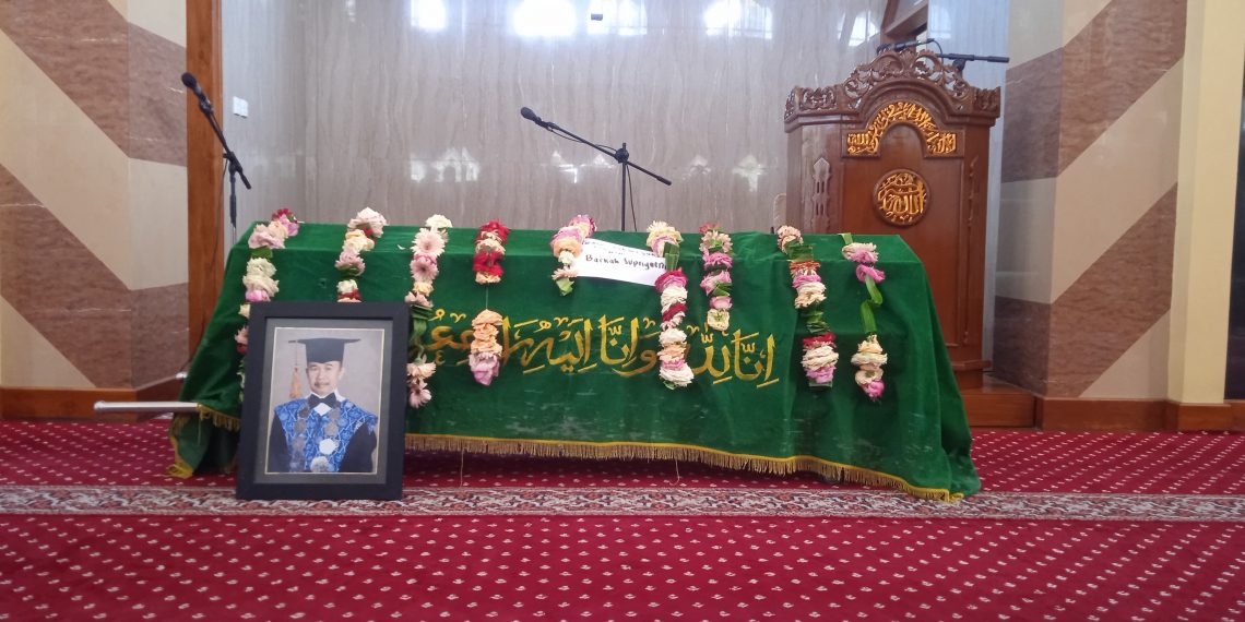 Ketua umum paguyuban Pasundan Shalatkan prof barsyah