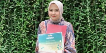 Berhasil Wakili Jabar, Salsa Raih Penghargaan Karya Terbaik di Ajang Essay Competition Nasional