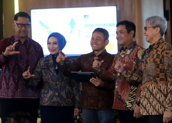 Bank bjb memaparkan kinerja keuangan solid dan strategi bisnis di Public Expose 2025. Fokus utama mencakup efisiensi biaya dana, transformasi digital, dan pembiayaan berkelanjutan untuk pertumbuhan berkesinambungan. (Eci/pasjabar)