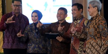 Bank bjb memaparkan kinerja keuangan solid dan strategi bisnis di Public Expose 2025. Fokus utama mencakup efisiensi biaya dana, transformasi digital, dan pembiayaan berkelanjutan untuk pertumbuhan berkesinambungan. (Eci/pasjabar)
