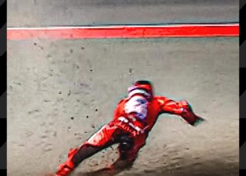 Kutukan Mandalika Berlanjut, Motor Marc Marquez Ditabrak Bezzecchi