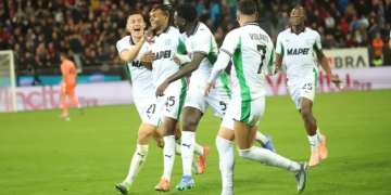 Jay Idzes dan kawan-kawan merayakan gol Sassuolo ke gawang Cagliari. (arsip Sassuolo)