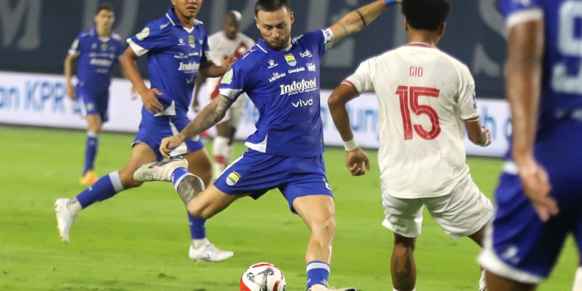 Galeri Foto Aksi Pemain Persib