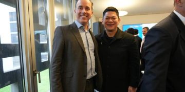 Ketua Umum NOC Indonesia, Raja Sapta Oktohari (kanan), bersama dengan pengacara Claude Ramoni bertemu dengan IOC. (NOC Indonesia/Tetuko Mediantoro)