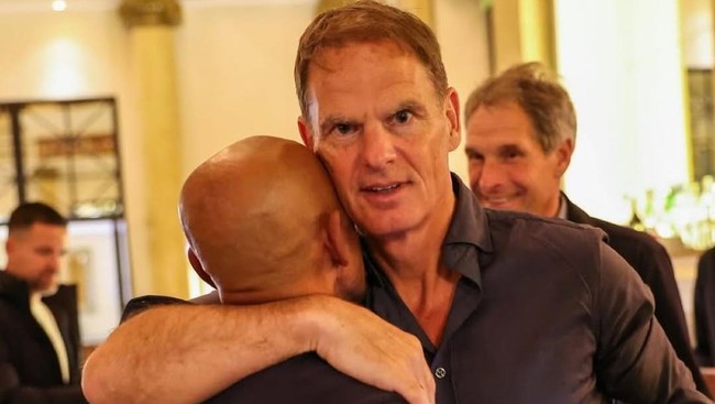 Frank De Boer diisukan jadi calon pelatih Timnas Indonesia. (Dok Simon Tahamata)