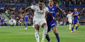 Kylian Mbappe mencetak gol kemenangan bagi Real Madrid saat bertamu menghadapi Getafe. (REUTERS/Violeta Santos Moura)